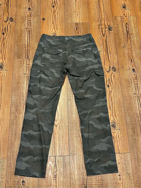 KÜHL Splash Roll-Up Camo Cargo Hiking Pants Size 2 Short Convertible